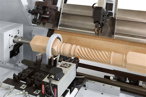 Torno de control numérico CNC para madera 